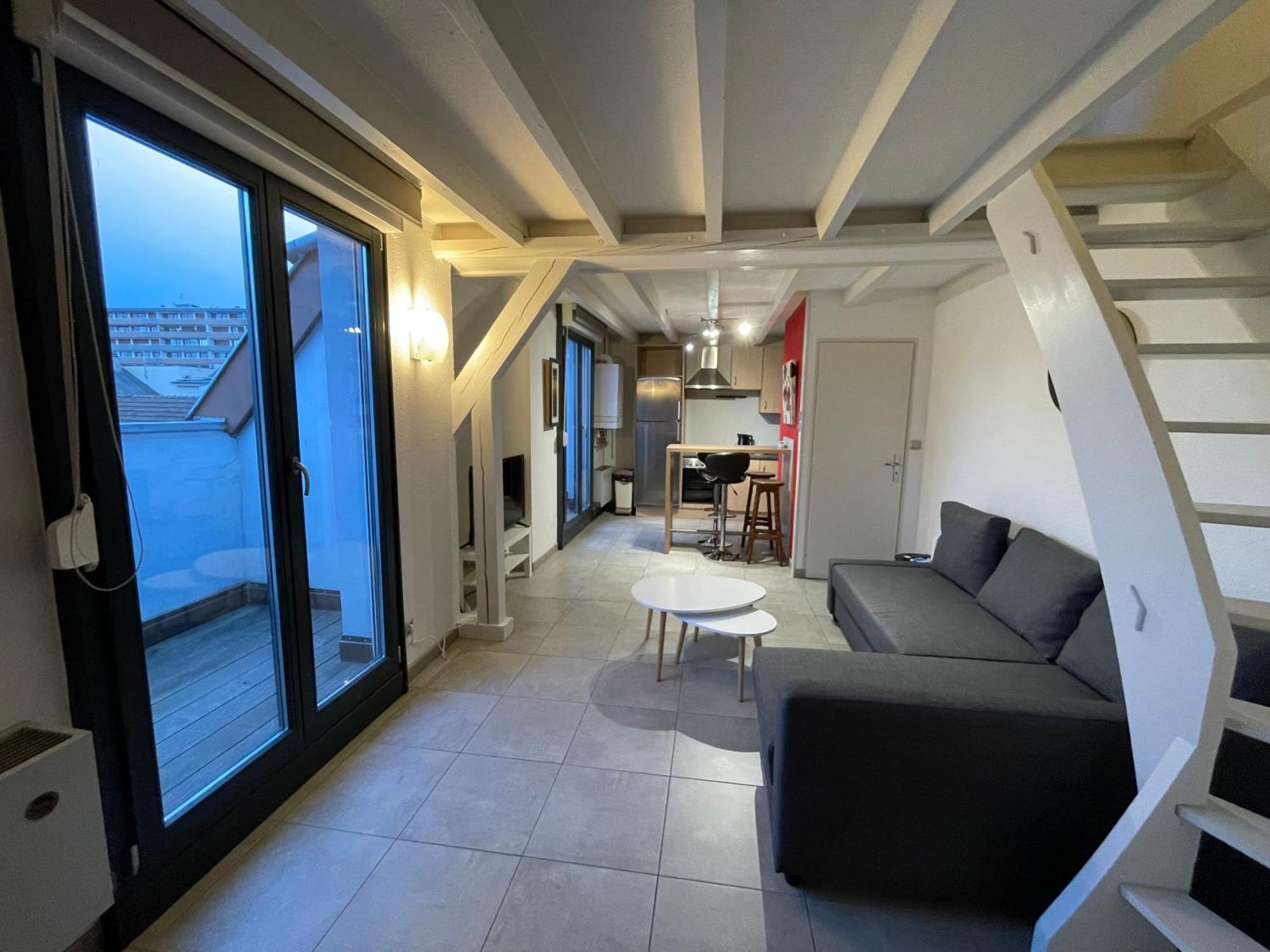 Fathala - Appartement Lumineux En Dernier Etage - Face A La Gare Routiere Саарбург Экстерьер фото