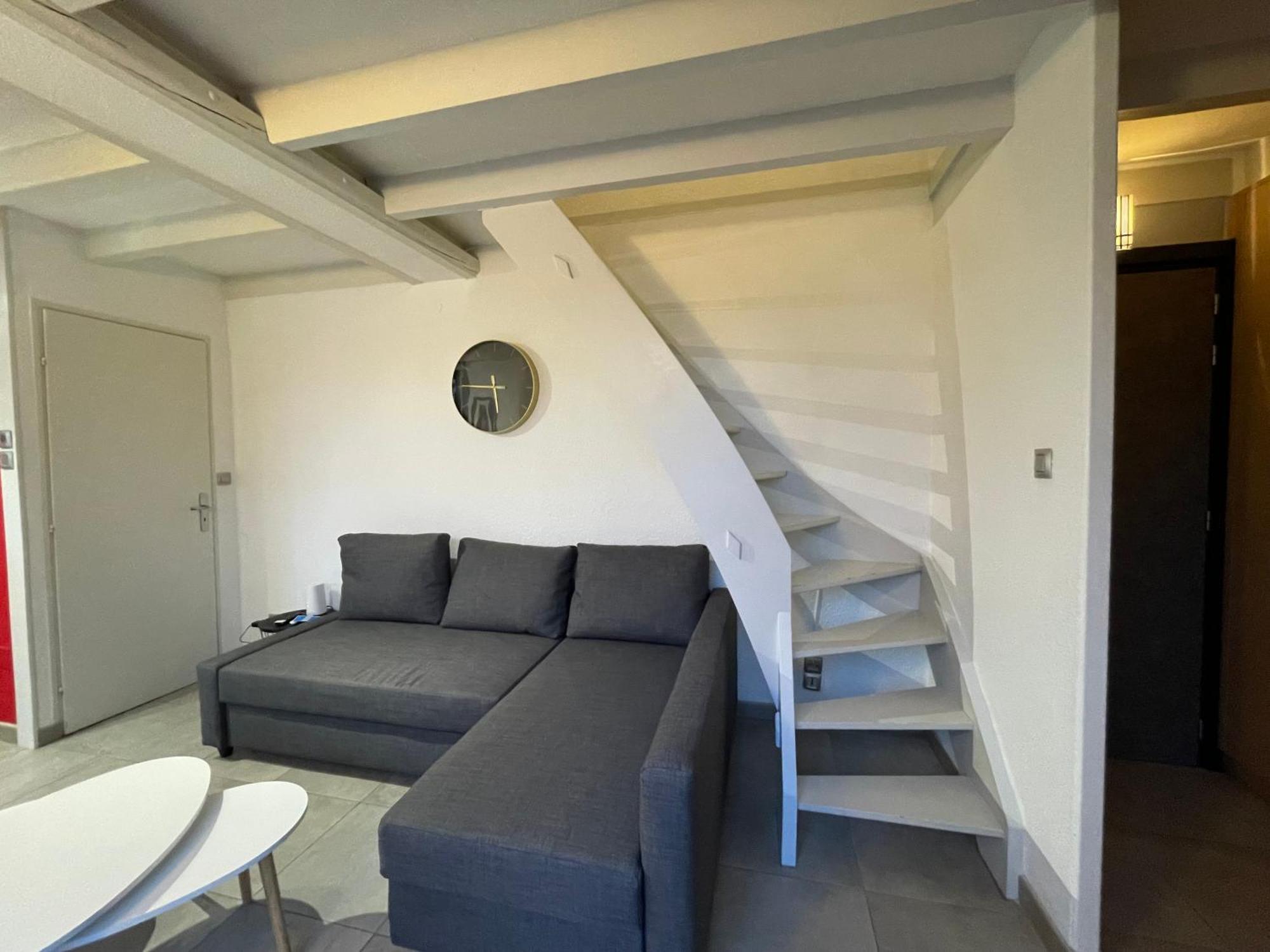 Fathala - Appartement Lumineux En Dernier Etage - Face A La Gare Routiere Саарбург Экстерьер фото