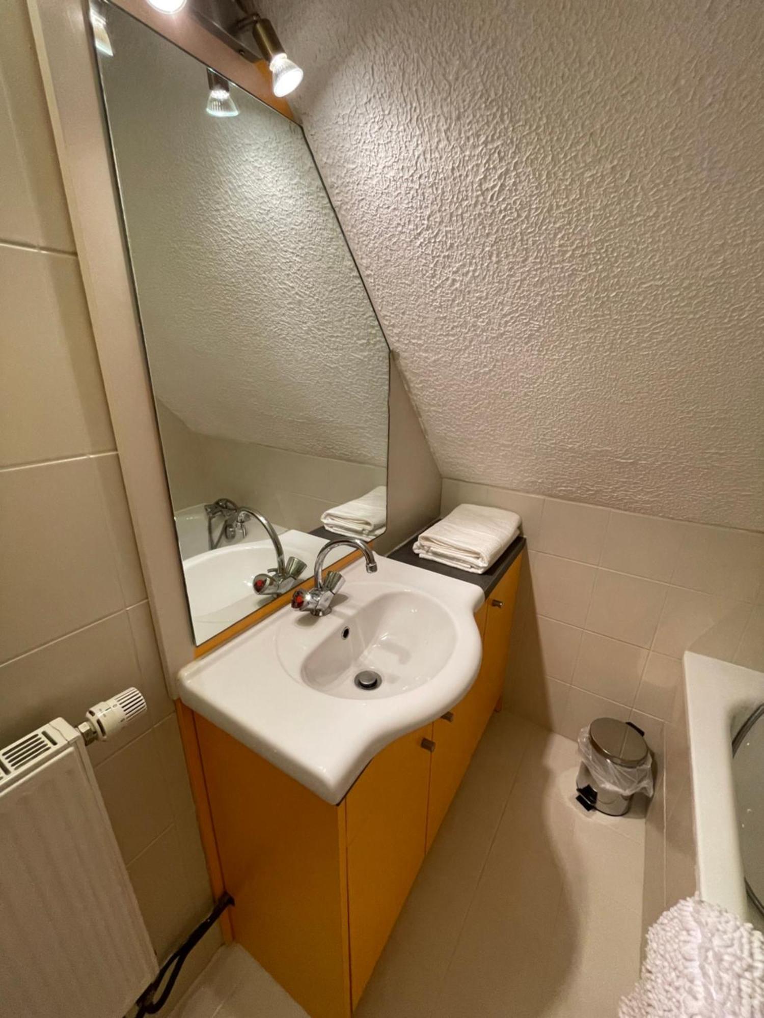 Fathala - Appartement Lumineux En Dernier Etage - Face A La Gare Routiere Саарбург Экстерьер фото